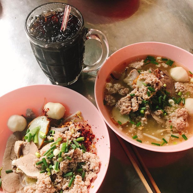 Đến Bangkok nhất định phải thử tom yum, nhưng chưa biết đến đâu ăn cho ngon thì có tận 8 địa chỉ dành cho bạn này - Ảnh 14. Đến Bangkok nhất định phải thử tom yum, nhưng chưa biết đến đâu ăn cho ngon thì có tận 8 địa chỉ dành cho bạn này - Ảnh 14.