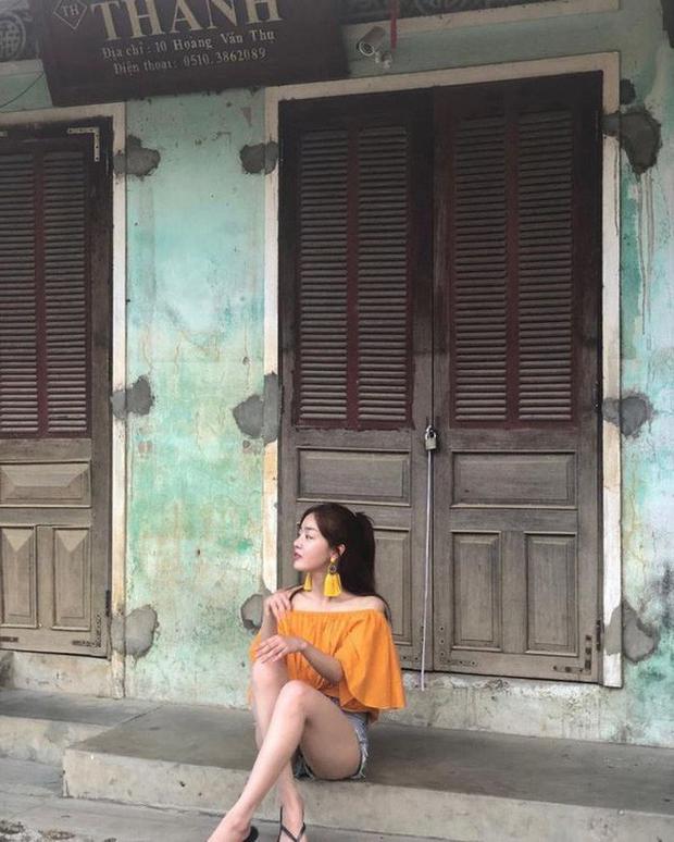 Street style sao Hàn khi sang Việt Nam: Nhìn là thấy cả một bầu trời giản dị - Ảnh 7.
