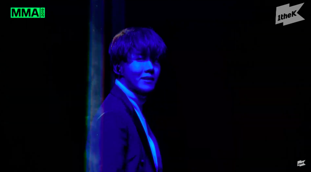 BTS có thêm màn trình diễn huyền thoại tại MMA 2019: Khắc hoạ 6 năm hoạt động trên 10 sân khấu, tỏ tình với ARMY toàn thế giới có cả Việt Nam - Ảnh 34.