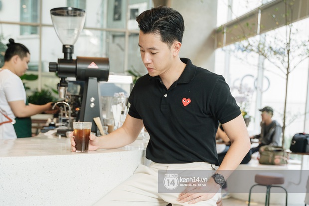Cơ trưởng trẻ nhất Việt Nam Quang Đạt: Mình đang độc thân nhưng không available - Ảnh 4. Cơ trưởng trẻ nhất Việt Nam Quang Đạt: Mình đang độc thân nhưng không available - Ảnh 4.