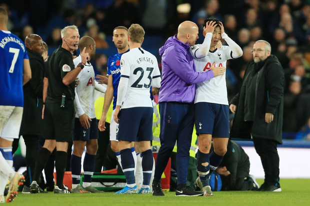 Son Heung-min sốc nặng, bàng hoàng ôm mặt khóc nức nở sau khi làm đồng nghiệp gãy chân - Ảnh 11.