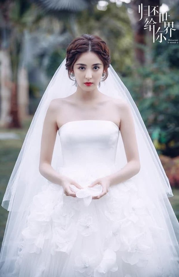 10 cô dâu đẹp nhất trên màn ảnh: Lưu Diệc Phi trong sáng thuần khiết, Jun Ji Hyun kiêu sa sang chảnh - Ảnh 22.