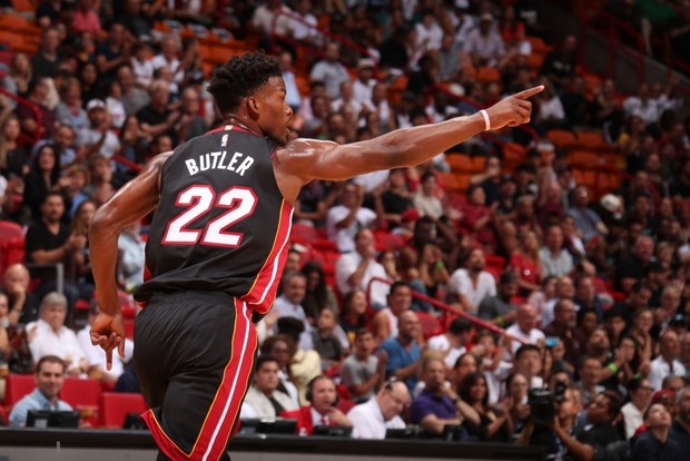 NBA 19-20: Nghiền nát đối thủ ở hiệp đầu tiên, Miami Heat dễ dàng thu phục Houston Rockets - Ảnh 3.