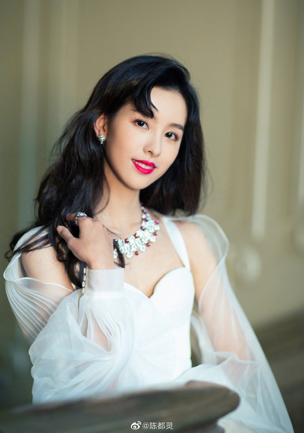 Loạt hot girl đình đám Trung Quốc một thời: Nhan sắc ngày càng thăng hạng, có người ở ẩn vì chồng gặp bê bối - Ảnh 19. Loạt hot girl đình đám Trung Quốc một thời: Nhan sắc ngày càng thăng hạng, có người ở ẩn vì chồng gặp bê bối - Ảnh 19.