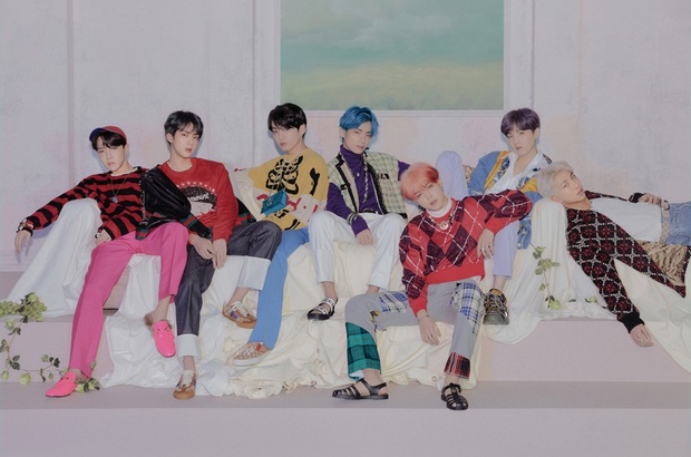 BTS vượt qua Ariana Grande, Celine Dion và Lady Gaga, thẳng tiến” vào top 5 danh sách 30 tour diễn có doanh thu cao nhất tháng 10 - Ảnh 4.