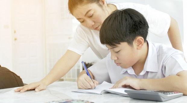 Dạy con làm bài tập về
</p>
</div> </div>
</div>
</article><article class=