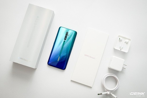 Ngắm nhìn Oppo Reno2 F màu Xanh Tinh Vân: Từ xanh hóa tím ảo diệu không rời mắt, giá không đổi - Ảnh 1.