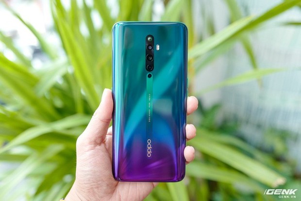 Ngắm nhìn Oppo Reno2 F màu Xanh Tinh Vân: Từ xanh hóa tím ảo diệu không rời mắt, giá rẻ không đổi - Ảnh 2.