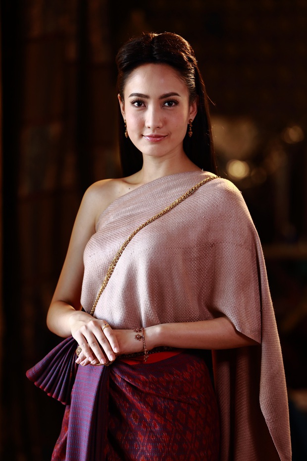 5 mĩ nhân cổ trang đẹp nhất xứ Thái: Bạn gái Sơn Tùng xinh đấy nhưng chưa thần thái bằng nàng thơ Yaya - Ảnh 14.