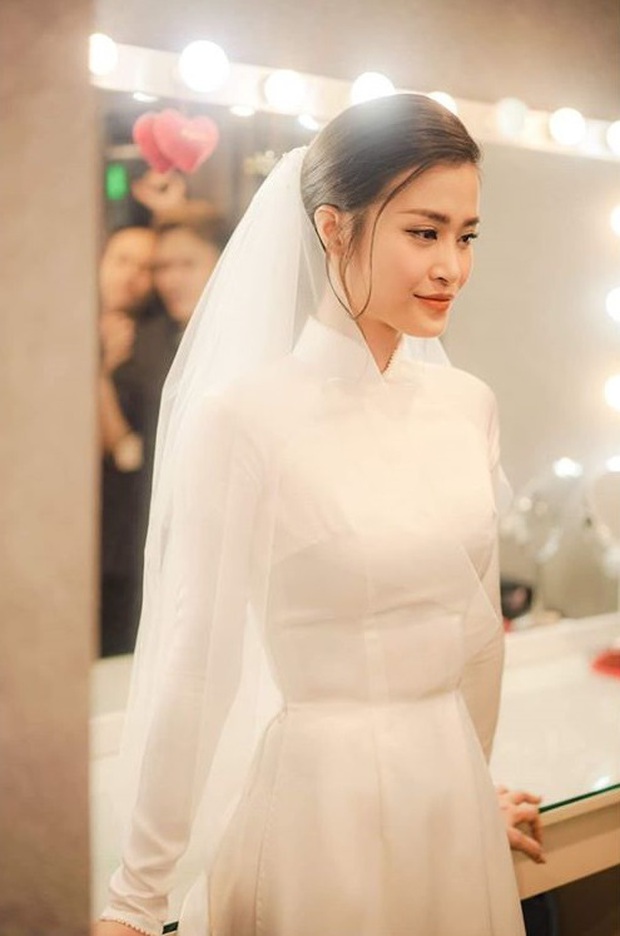 Nhìn hình Đông Nhi rút ra chân lý: Cô dâu cứ trang điểm nhẹ nhàng, tóc tai đơn giản là đã đẹp lụi tim - Ảnh 6. Nhìn hình Đông Nhi rút ra chân lý: Cô dâu cứ trang điểm nhẹ nhàng, tóc tai đơn giản là đã đẹp lụi tim - Ảnh 6.