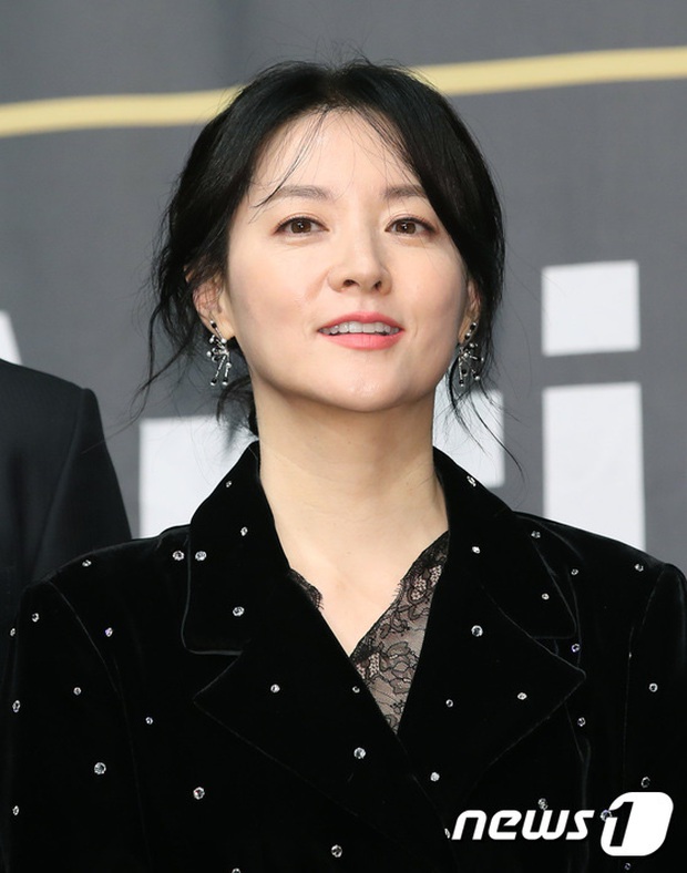 Nàng Dae Jang Geum Lee Young Ae lấn át hết dàn sao quyền lực, đẹp đỉnh cao đến mức bất chấp dấu hiệu lão hóa - Ảnh 4.