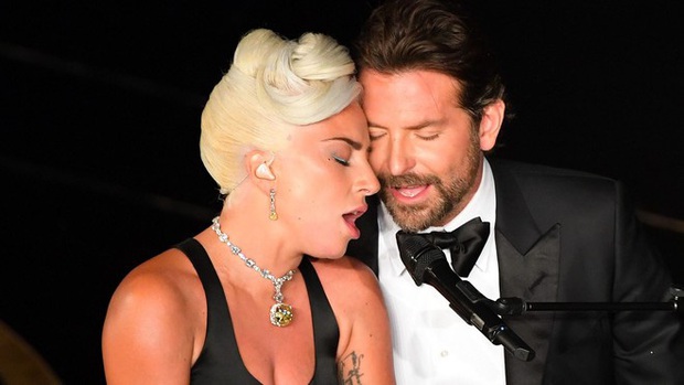 Lady Gaga thú thật chuyện hẹn hò với Bradley Cooper là chiêu trò: Tụi mị chỉ đóng phim tình cảm thôi! - Ảnh 2.