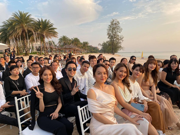 Hội chị em đọ sắc ngợp trời cùng khung hình tại đám cưới Đông Nhi - Ông Cao Thắng, Vũ Cát Tường gây bất ngờ nhất - Ảnh 1.