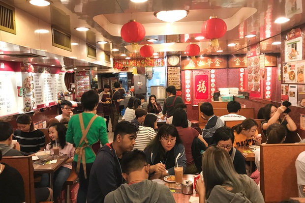 Có thể bạn chưa biết: Ngồi ăn với người xa lạ hay văn hóa ghép bàn là chuyện rất đỗi bình thường ở Hồng Kông - Ảnh 2.