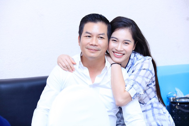 Vợ Á hậu kém 16 tuổi tình cảm tháp tùng Shark Hưng đi quay show thực tế - Ảnh 4. Vợ Á hậu kém 16 tuổi tình cảm tháp tùng Shark Hưng đi quay show thực tế - Ảnh 4.