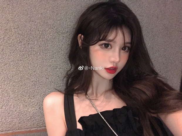 Hot girl nửa triệu follow bị bóc mẽ nhan sắc, fan thất vọng: Hóa ra nữ thần làm bằng filter ư? - Ảnh 1. Hot girl nửa triệu follow bị bóc mẽ nhan sắc, fan thất vọng: Hóa ra nữ thần làm bằng filter ư? - Ảnh 1.