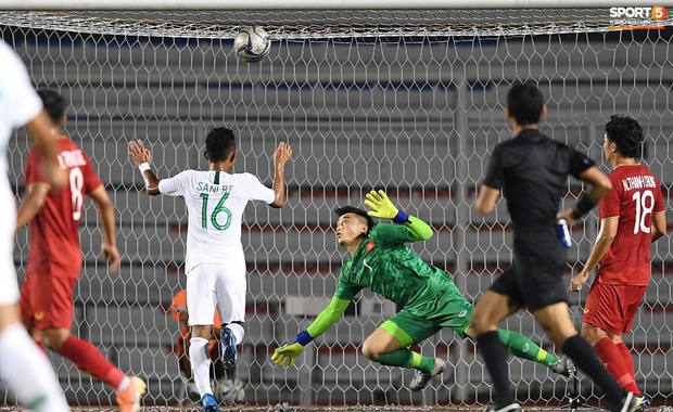 Hoàng Đức lập siêu phẩm phút bù giờ, U22 Việt Nam lội ngược dòng đánh bại U22 Indonesia 2-1, sáng cửa lọt vào bán kết SEA Games 30 - Ảnh 2.