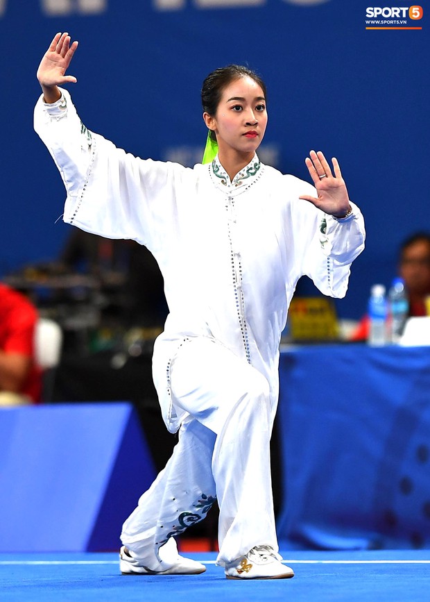 Ngẩn ngơ trước vẻ đẹp của các mỹ nữ đánh võ trong ngày mở màn SEA Games 2019: Có kém gì thần tiên tỷ tỷ đâu - Ảnh 9.