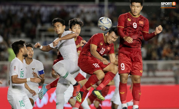 Hoàng Đức lập siêu phẩm phút bù giờ, U22 Việt Nam lội ngược dòng đánh bại U22 Indonesia 2-1, sáng cửa lọt vào bán kết SEA Games 30 - Ảnh 3.