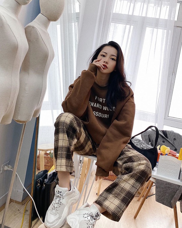 Chi Pu chứng tỏ đẳng cấp shopping sành sỏi khi sắm túi độc từ thương hiệu ruột của Black Pink - Ảnh 1. Chi Pu chứng tỏ đẳng cấp shopping sành sỏi khi sắm túi độc từ thương hiệu ruột của Black Pink - Ảnh 1.