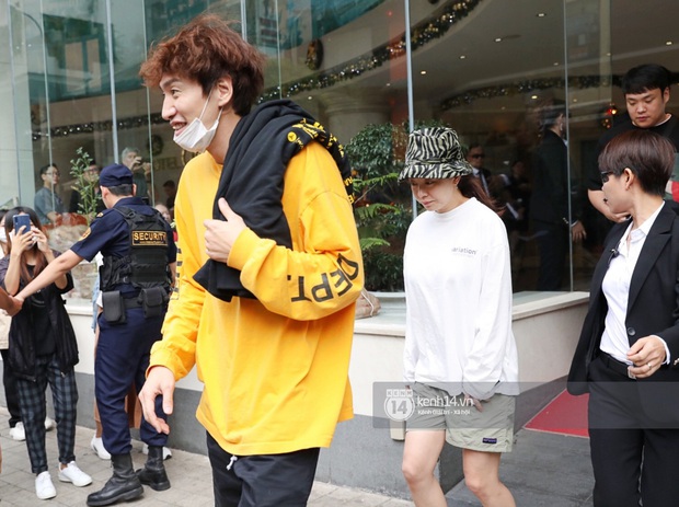 Dàn Running Man rời khách sạn đi tổng duyệt: Ngã ngửa vì tóc của Lee Kwang Soo, Hổ cười tít nhưng Ji Hyo sao thế này? - Ảnh 4.