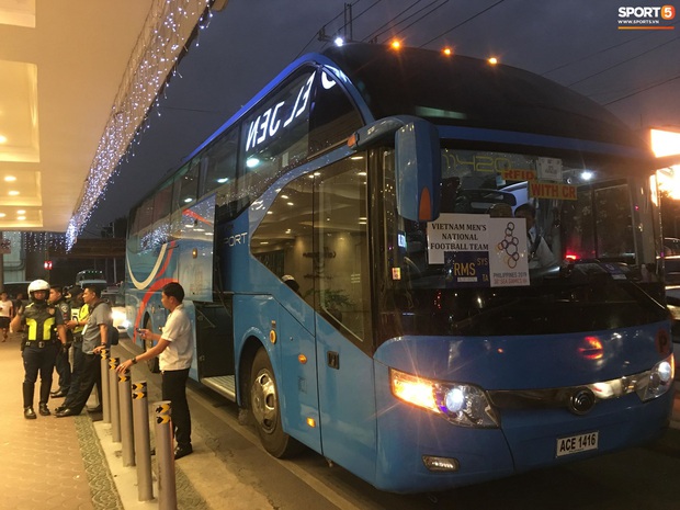 Đội tuyển U22 Việt Nam đã có mặt tại sân, sẵn sàng chinh phục tấm HCV SEA Games  - Ảnh 7.
