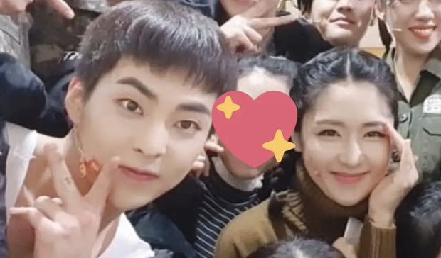 Rộ bằng chứng Xiumin (EXO) hẹn hò chị gái Sooyoung (SNSD), fan không phản đối mà còn mừng rớt nước mắt? - Ảnh 4. Rộ bằng chứng Xiumin (EXO) hẹn hò chị gái Sooyoung (SNSD), fan không phản đối mà còn mừng rớt nước mắt? - Ảnh 4.