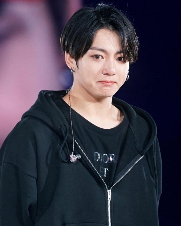 BTS bỗng dính lùm xùm liên hoàn: Hết bị réo gọi vì tin kiện Big Hit, giờ tin mới về vụ Jungkook gây tai nạn lên sóng - Ảnh 5. BTS bỗng dính lùm xùm liên hoàn: Hết bị réo gọi vì tin kiện Big Hit, giờ tin mới về vụ Jungkook gây tai nạn lên sóng - Ảnh 5.
