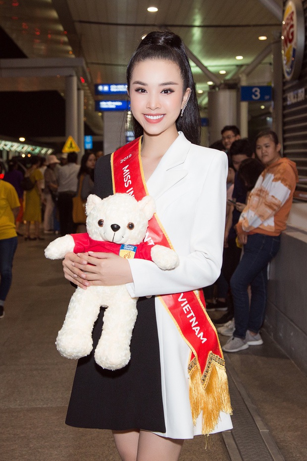 Hé lộ Quốc phục đại bàng sải cánh của Thúy An mang đến Miss Intercontinental hoà cùng chiến thắng của U22 Việt Nam - Ảnh 8.