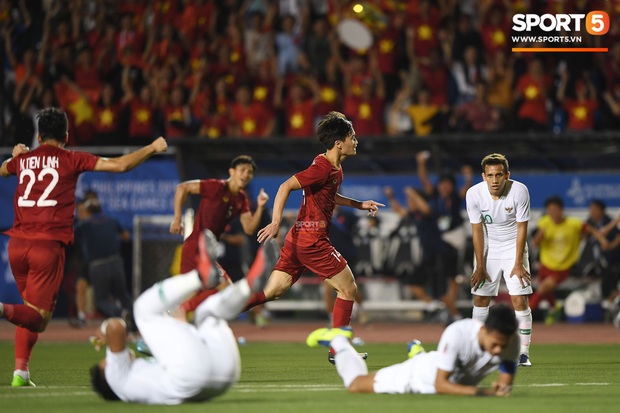 Đội tuyển U22 Việt Nam đã có mặt tại sân, sẵn sàng chinh phục tấm HCV SEA Games  - Ảnh 32.
