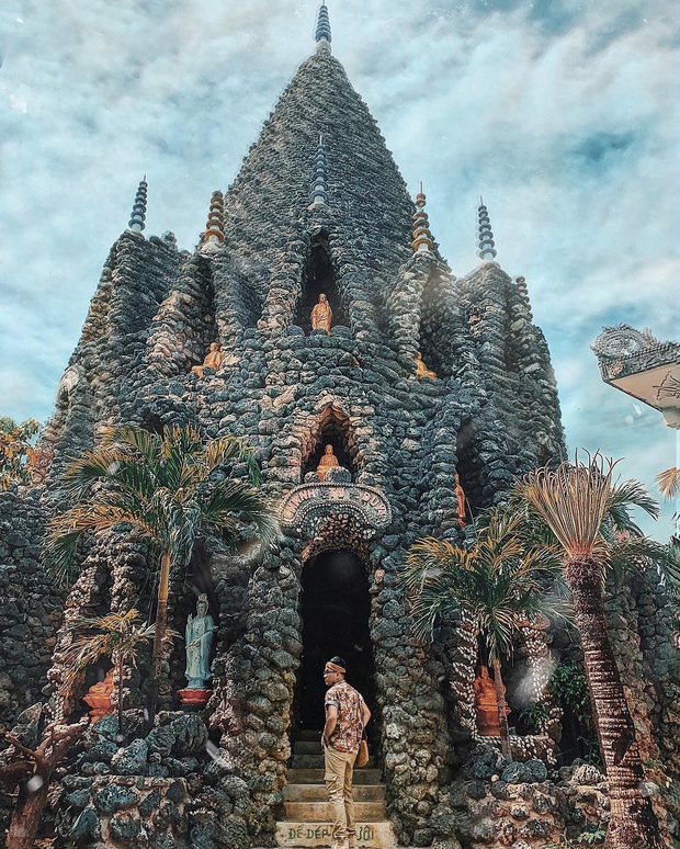 Tận mắt chiêm ngưỡng ngôi chùa được làm 100% bằng vỏ ốc có thật ở Khánh Hòa, hội sống ảo check-in ngập tràn MXH - Ảnh 1.
