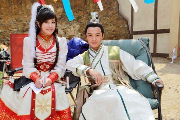Ngã ngửa khi biết tuổi thật và tuổi trên phim của các cặp sao châu Á: Mẹ con bằng tuổi nhau ngoài đời, cháu bỗng hoá chú - Ảnh 22. Ngã ngửa khi biết tuổi thật và tuổi trên phim của các cặp sao châu Á: Mẹ con bằng tuổi nhau ngoài đời, cháu bỗng hoá chú - Ảnh 22.