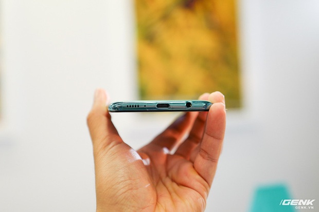 Trên tay Galaxy A51: Tự hào ra mắt ở Việt Nam đầu tiên so với toàn cầu, giá 7,99 triệu đồng - Ảnh 8. Trên tay Galaxy A51: Tự hào ra mắt ở Việt Nam đầu tiên so với toàn cầu, giá 7,99 triệu đồng - Ảnh 8.