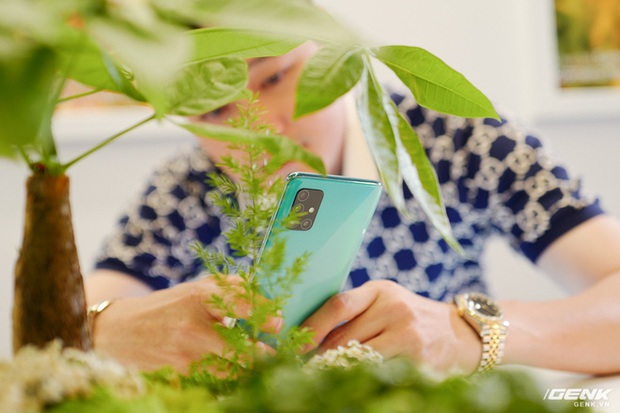 Trên tay Galaxy A51: Tự hào ra mắt ở Việt Nam đầu tiên so với toàn cầu, giá 7,99 triệu đồng - Ảnh 9. Trên tay Galaxy A51: Tự hào ra mắt ở Việt Nam đầu tiên so với toàn cầu, giá 7,99 triệu đồng - Ảnh 9.