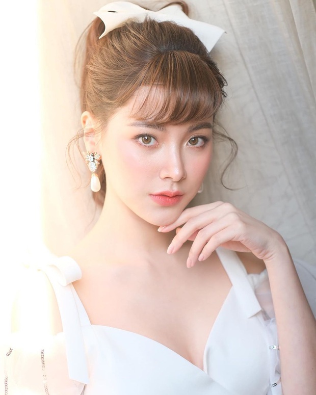 2019 sắp hết, mỹ nhân “Chiếc Lá Bay” Baifern đã vội xác nhận có tận 5 phim chuẩn bị ra mắt - Ảnh 4. 2019 sắp hết, mỹ nhân “Chiếc Lá Bay” Baifern đã vội xác nhận có tận 5 phim chuẩn bị ra mắt - Ảnh 4.