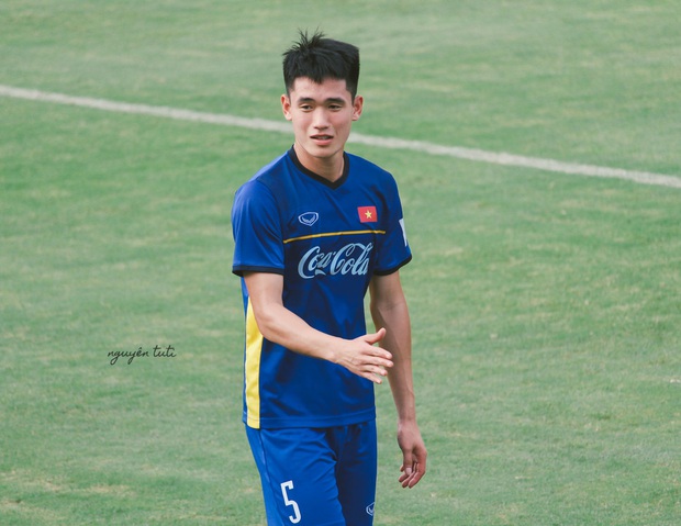 Loạt ảnh của hot boy U22 Huỳnh Tấn Sinh qua ống kính fangirl: Chết lặng vì cái sự đẹp trai này! - Ảnh 3. Loạt ảnh của hot boy U22 Huỳnh Tấn Sinh qua ống kính fangirl: Chết lặng vì cái sự đẹp trai này! - Ảnh 3.