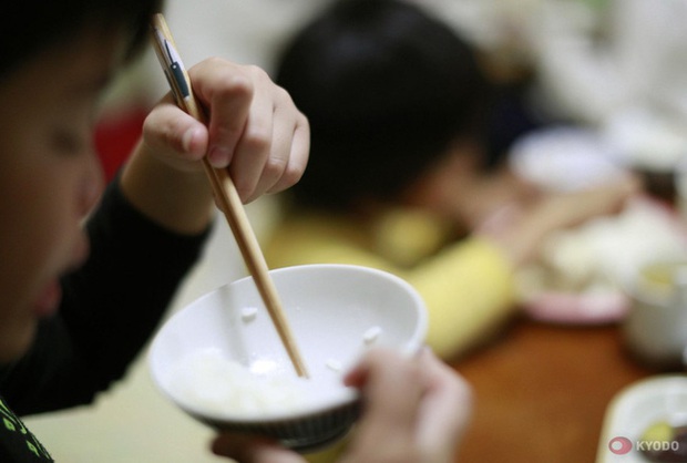 Nhiều đứa trẻ Nhật Bản thích ở nhà người khác hơn ở nhà mình.