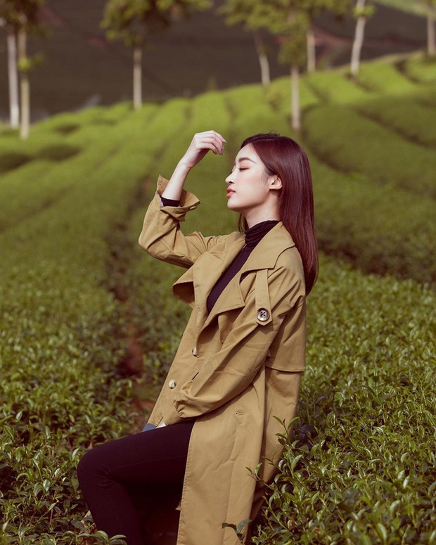 Không cần cầu kỳ cho mệt thân, HH Đỗ Mỹ Linh toàn diện đồ tối giản nhưng vẫn sang xịn khỏi bàn cãi - Ảnh 1. Không cần cầu kỳ cho mệt thân, HH Đỗ Mỹ Linh toàn diện đồ tối giản nhưng vẫn sang xịn khỏi bàn cãi - Ảnh 1.