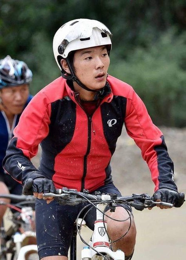  Hóa ra Bhutan lại có Hoàng tử cực phẩm như thế này, văn võ song toàn cùng ngoại hình nổi bật - Ảnh 3.