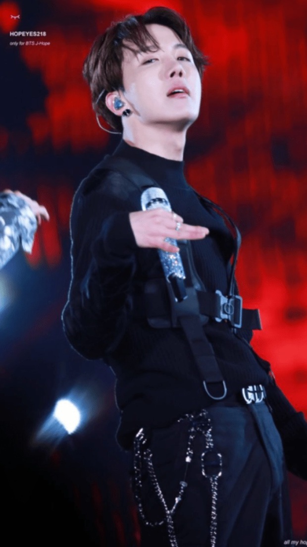 j-hope quả là idol “đa zi năng” của Kpop: Nhảy, rap, hát đều “cân” trọn, lên sân khấu thần thái ngút ngàn, xứng đáng là “anh trai vàng” của BTS - Ảnh 7.