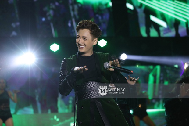 Show Truyền Thái Y: Cặp bạn thân 10 năm Noo Phước Thịnh - Ngô Kiến Huy song ca khép lại đêm nhạc đầy cảm xúc - Ảnh 23.