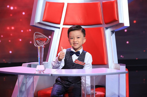 Cậu bé trong “Siêu trí tuệ Việt Nam” khiến Trấn Thành cúi đầu vì trí nhớ siêu phàm, tiết lộ bí quyết thành thạo Tiếng Anh từ năm 4 tuổi  - Ảnh 1.