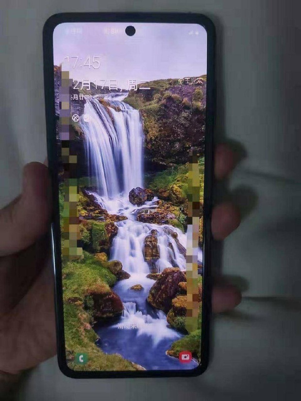 Lộ ảnh thực tế của smartphone màn hình gập giá rẻ Samsung, không phải là Galaxy Fold 2? - Ảnh 4.