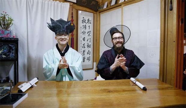 Faker rủ phiên bản phương Tây của mình diện Hanbok đón năm mới sớm - Ảnh 7.