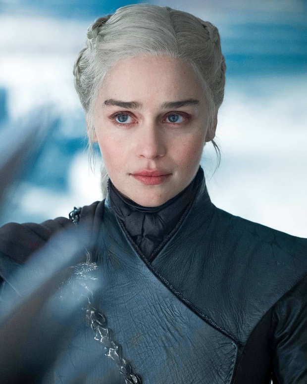 Hành trình Mẹ Rồng Emilia Clarke khi từ mỹ nhân lộ ngực gây sốc thành nữ hoàng rom-com mới - Ảnh 1.