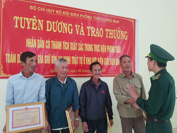Sự trùng hợp giữa xác cô gái mất đầu và 25 bánh heroin chữ Trung Quốc - Ảnh 1.