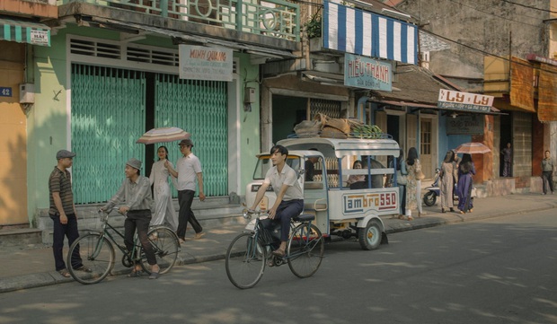 “Mắt Biếc” hé lộ thêm hậu trường cực đầu tư: Từ làng Đo Đo đến cảnh rừng sim tím đều đẹp lịm người - Ảnh 2.