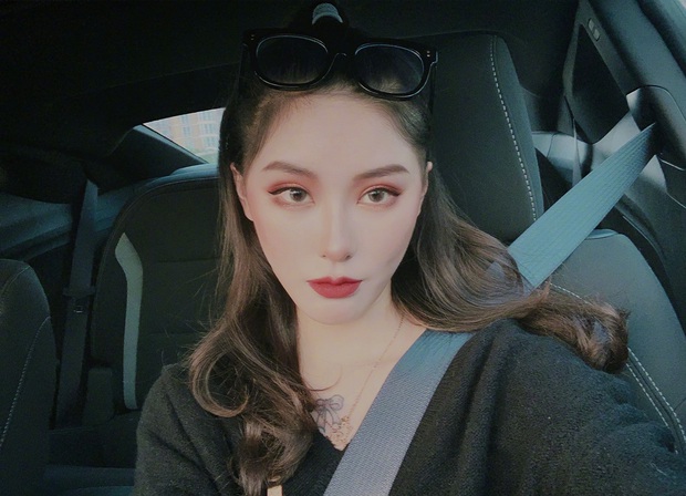 Hot girl 2,5 triệu follow lộ ảnh chưa qua photoshop: Toang thật rồi, biến hình level 100 thế này thì ai chấp nhận nổi? - Ảnh 1. Hot girl 2,5 triệu follow lộ ảnh chưa qua photoshop: Toang thật rồi, biến hình level 100 thế này thì ai chấp nhận nổi? - Ảnh 1.
