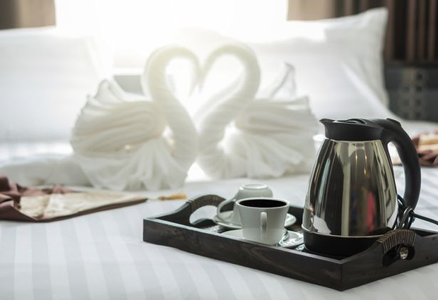 Những món đồ bạn có thể thoải mái cầm về từ khách sạn, hoá ra thứ bị khách lấy nhiều nhất lại là… đồ uống - Ảnh 4. Những món đồ bạn có thể thoải mái cầm về từ khách sạn, hoá ra thứ bị khách lấy nhiều nhất lại là… đồ uống - Ảnh 4.