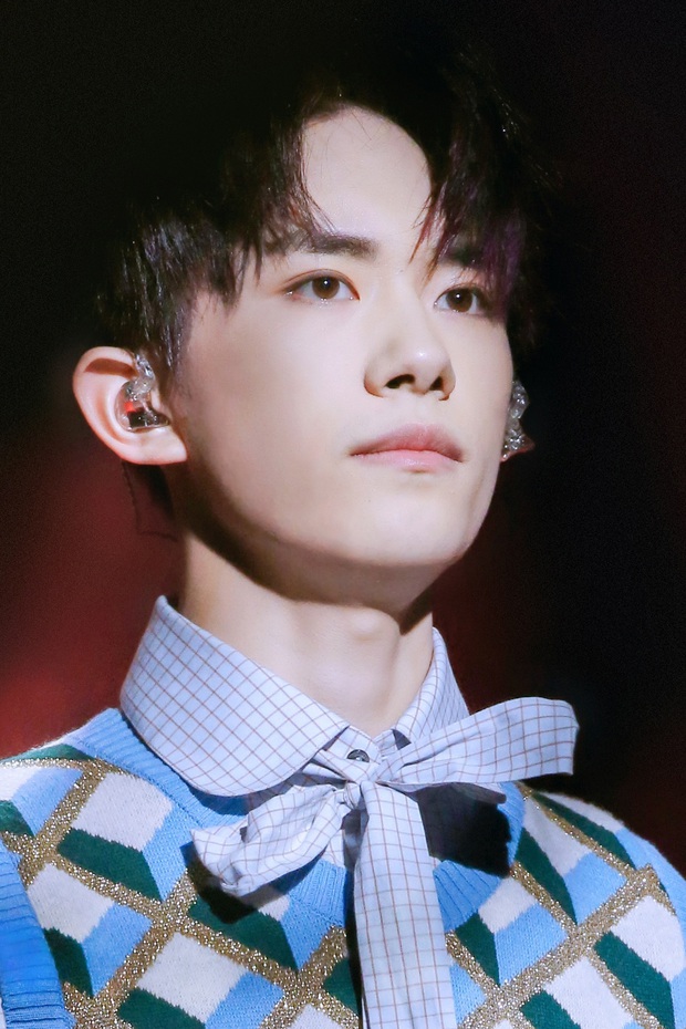 Mỹ nam nhóm TFBoys bị bóc đạo nhái loạt MV của BTS khi chỉ vừa tung teaser cho concert riêng - Ảnh 1.